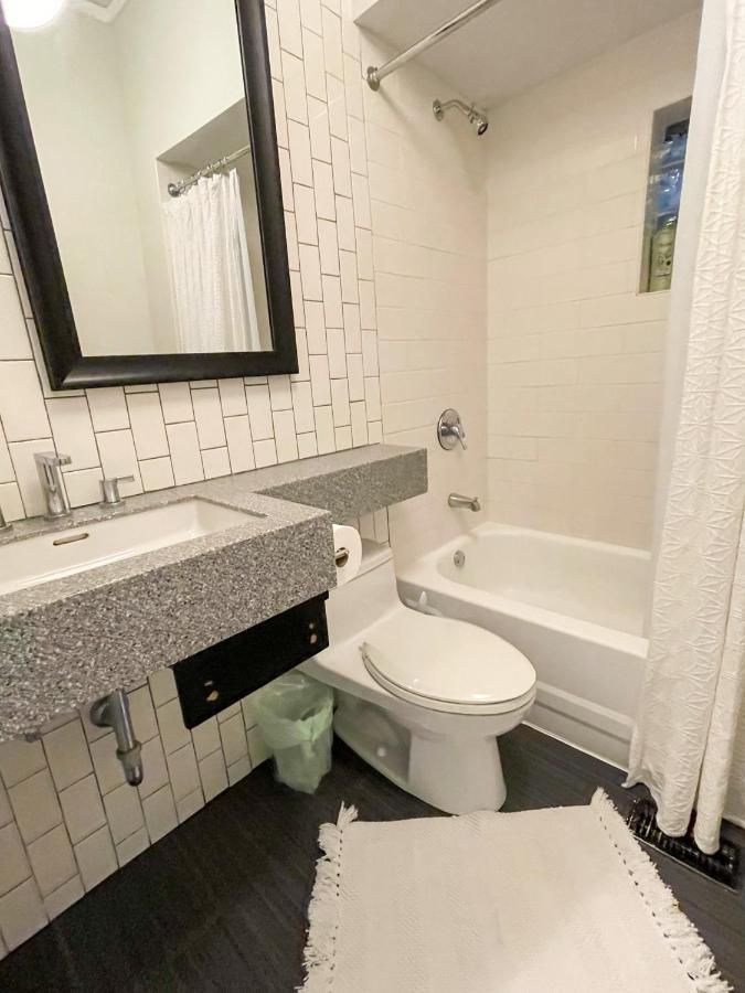 Wrigleyville Friends Unit - 5bdrm Chicago Eksteriør billede